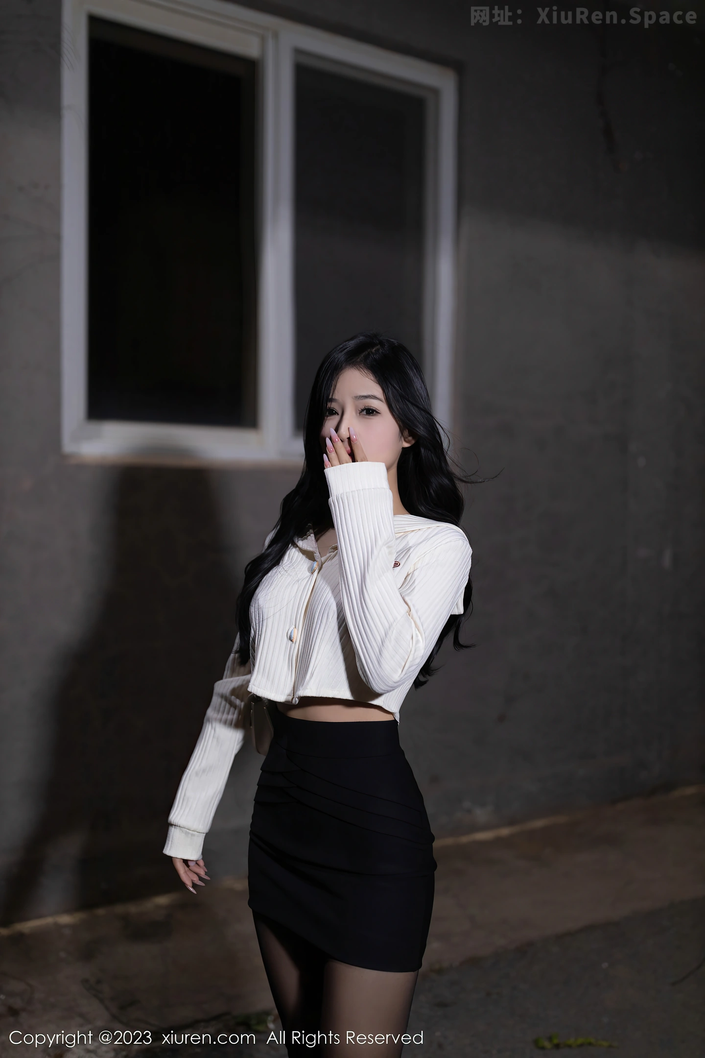 图片[3]-[XiuRen秀人网]VOL.7588 模特谭小灵性感白T配黑短裙露红色内衣秀惹火身段完美诱惑写真74P-秀人网官方网站